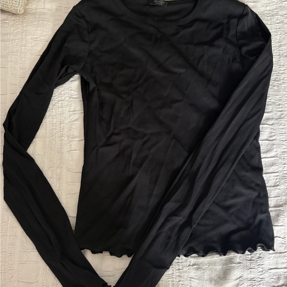 Brandy Melville Black Fitted Ruffled Long Sleeve Tee